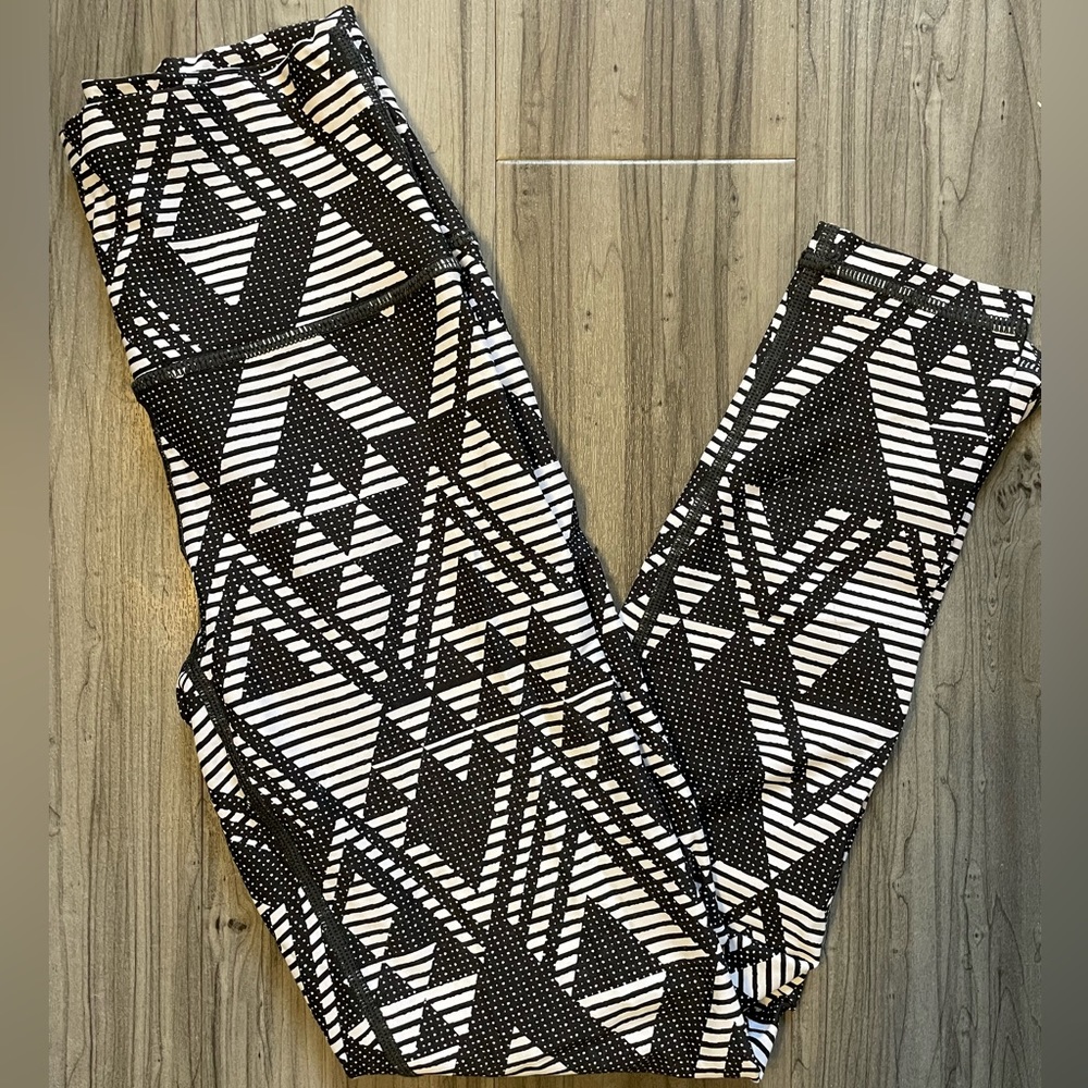 Aerie Aztec Print Chill 7/8 Leggings